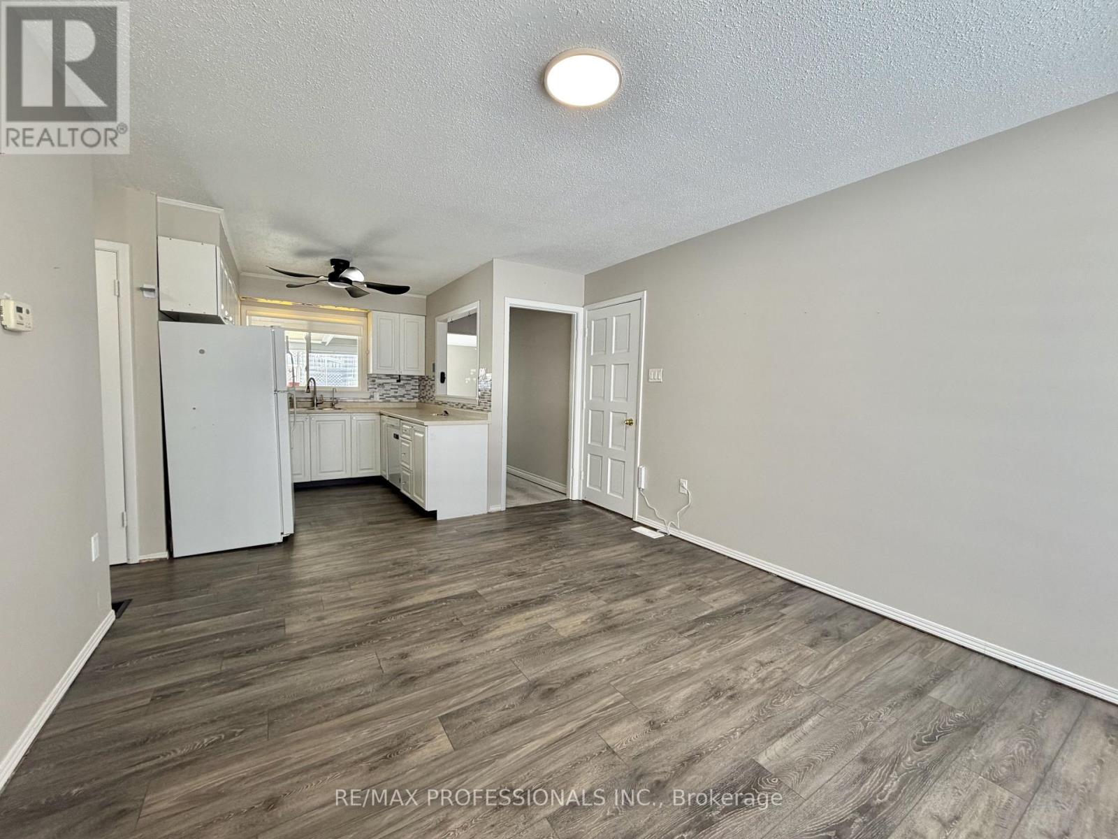 64 Bythia Street, Orangeville, Ontario  L9W 2S5 - Photo 2 - W12828256