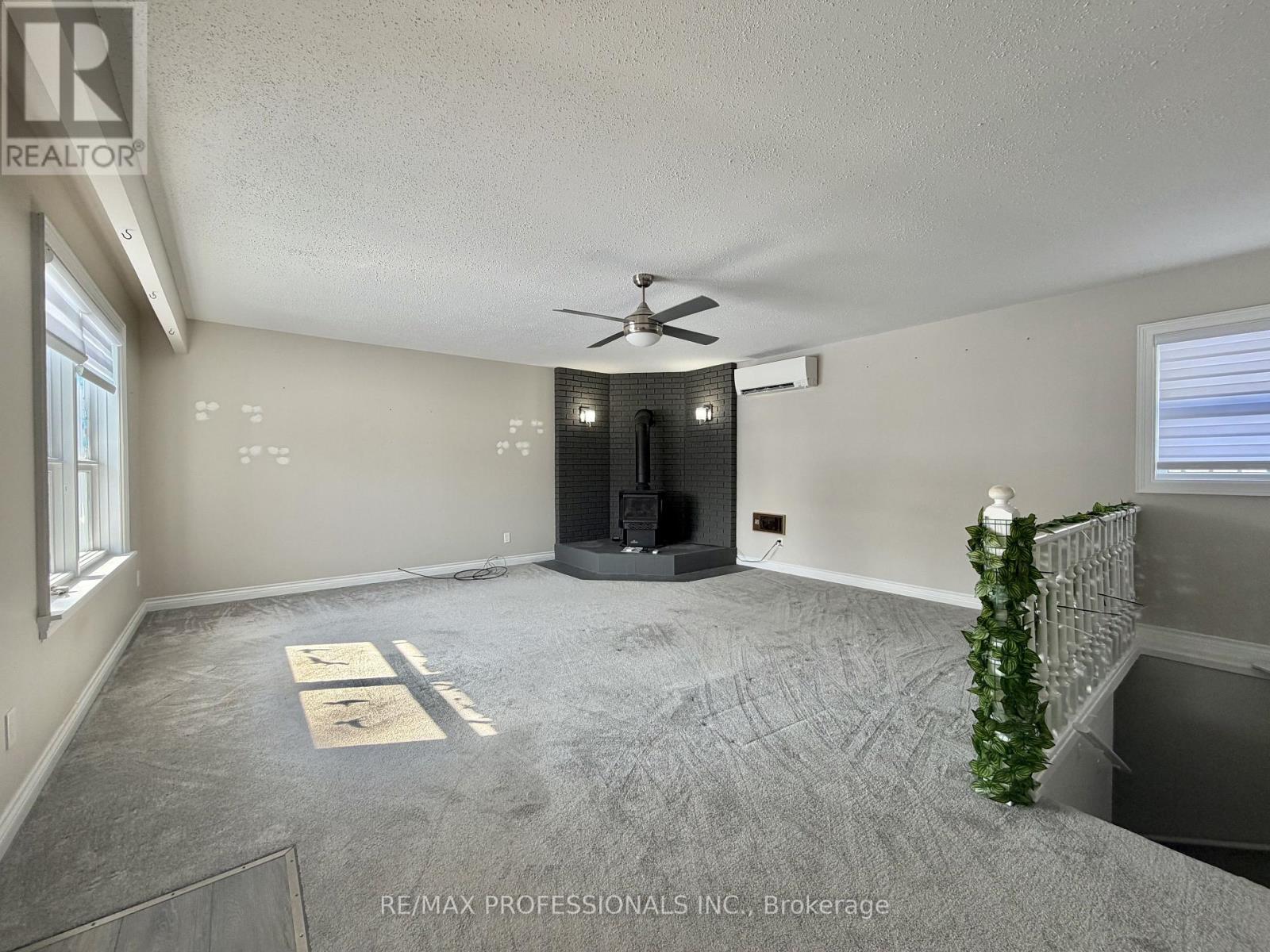 64 Bythia Street, Orangeville, Ontario  L9W 2S5 - Photo 4 - W12828256