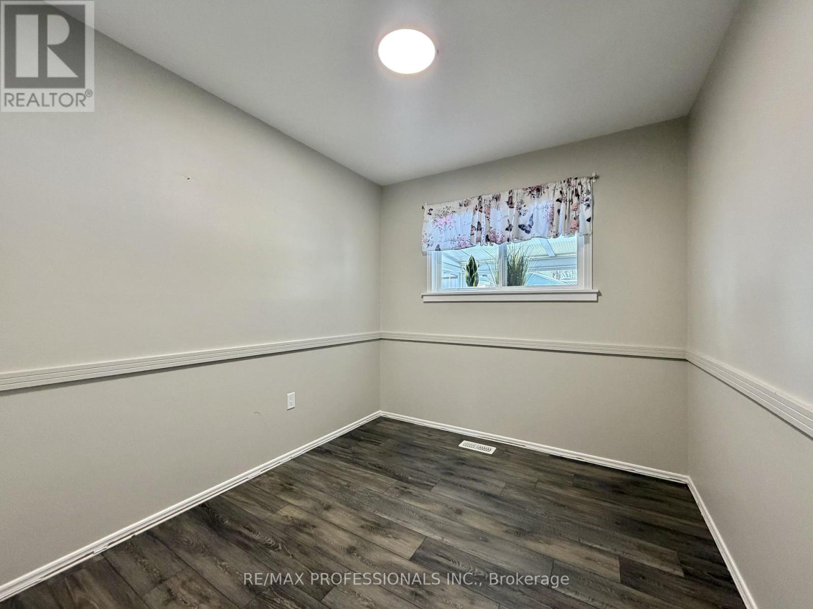 64 Bythia Street, Orangeville, Ontario  L9W 2S5 - Photo 7 - W12828256