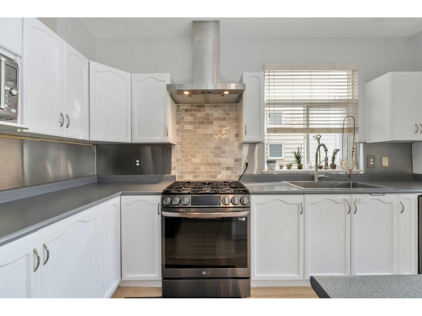 18476 66a Avenue, Surrey, British Columbia  V3S 9B1 - Photo 13 - R3094266