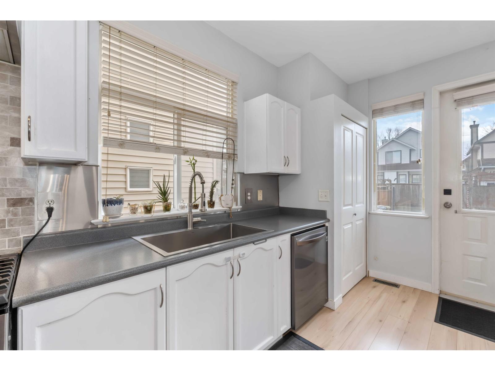 18476 66a Avenue, Surrey, British Columbia  V3S 9B1 - Photo 14 - R3094266