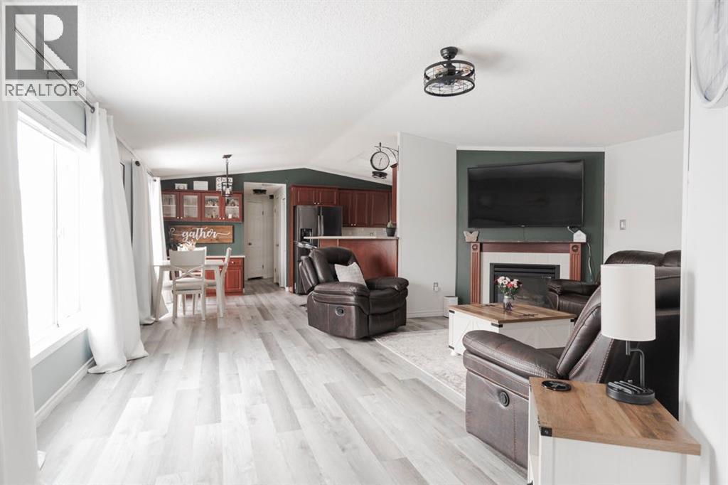 153 Lodgepole Way, Fort Mcmurray, Alberta  T9K 0H8 - Photo 4 - A2287044