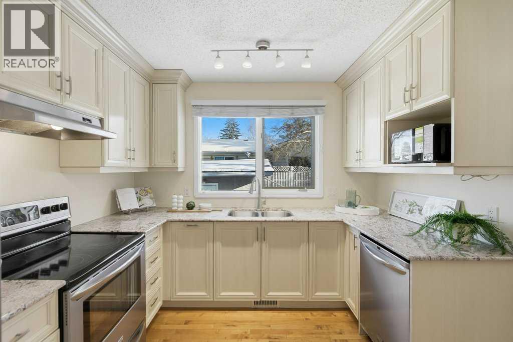 3703 Valdes Place Nw, Calgary, Alberta  T2L 2A2 - Photo 10 - A2282035