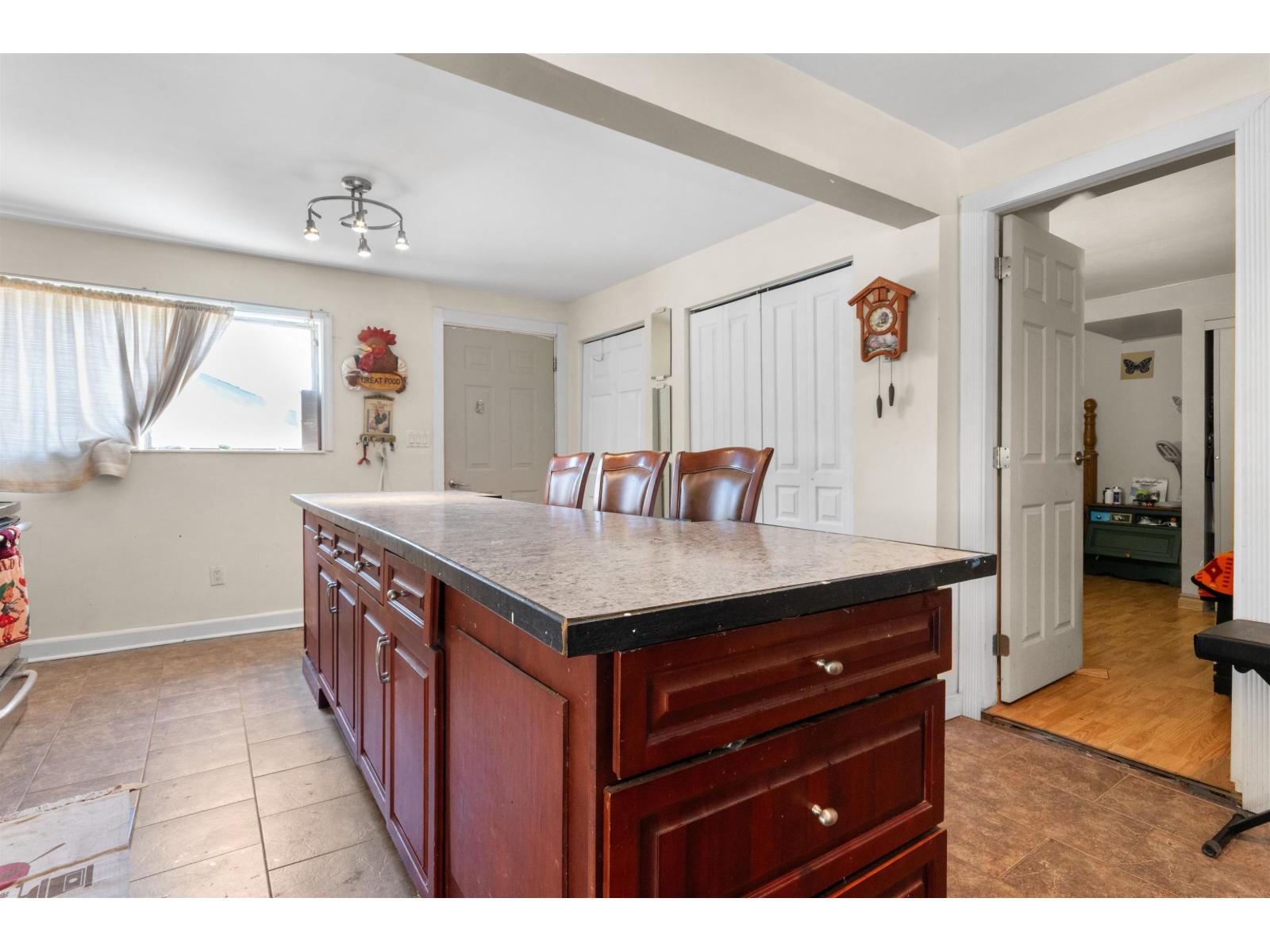 586 6th Avenue, Hope, Hope, British Columbia  V0X 1L0 - Photo 7 - R3094177