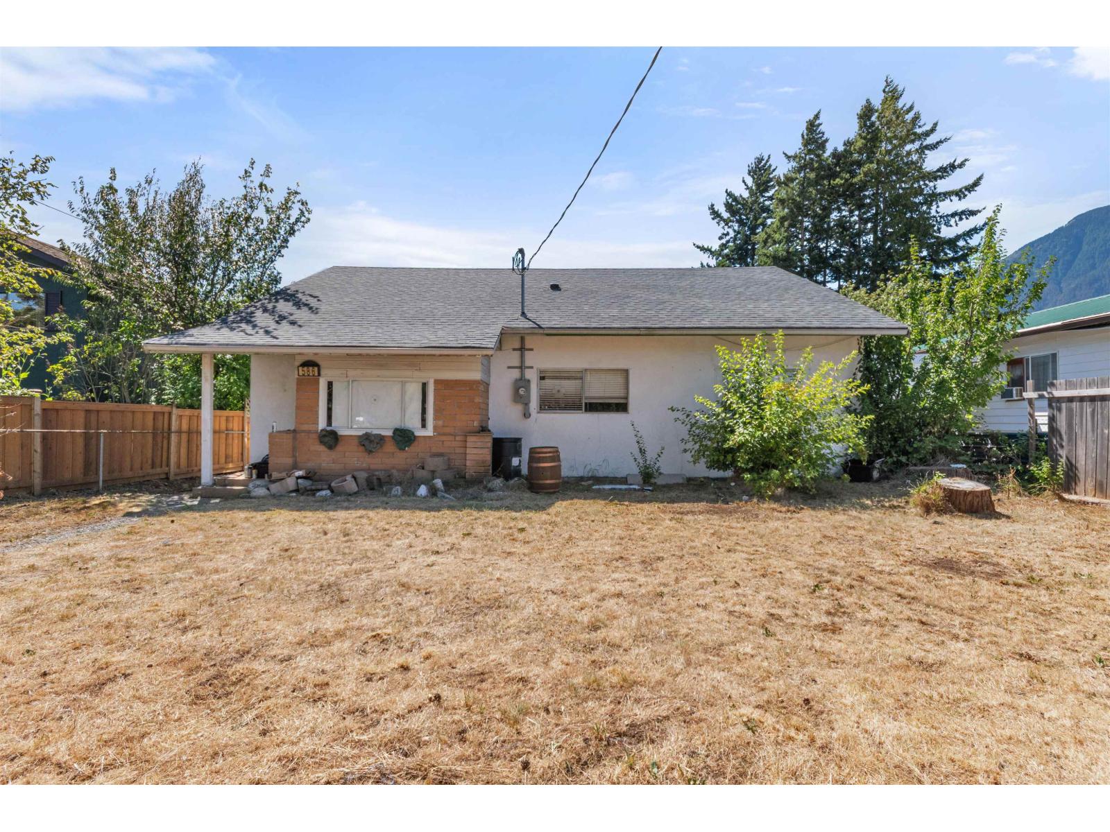 586 6TH AVENUE|Hope, Hope, British Columbia