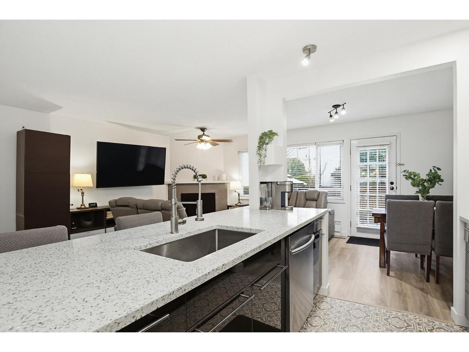 24 33361 Wren Crescent, Abbotsford, British Columbia  V2S 5V9 - Photo 4 - R3094051