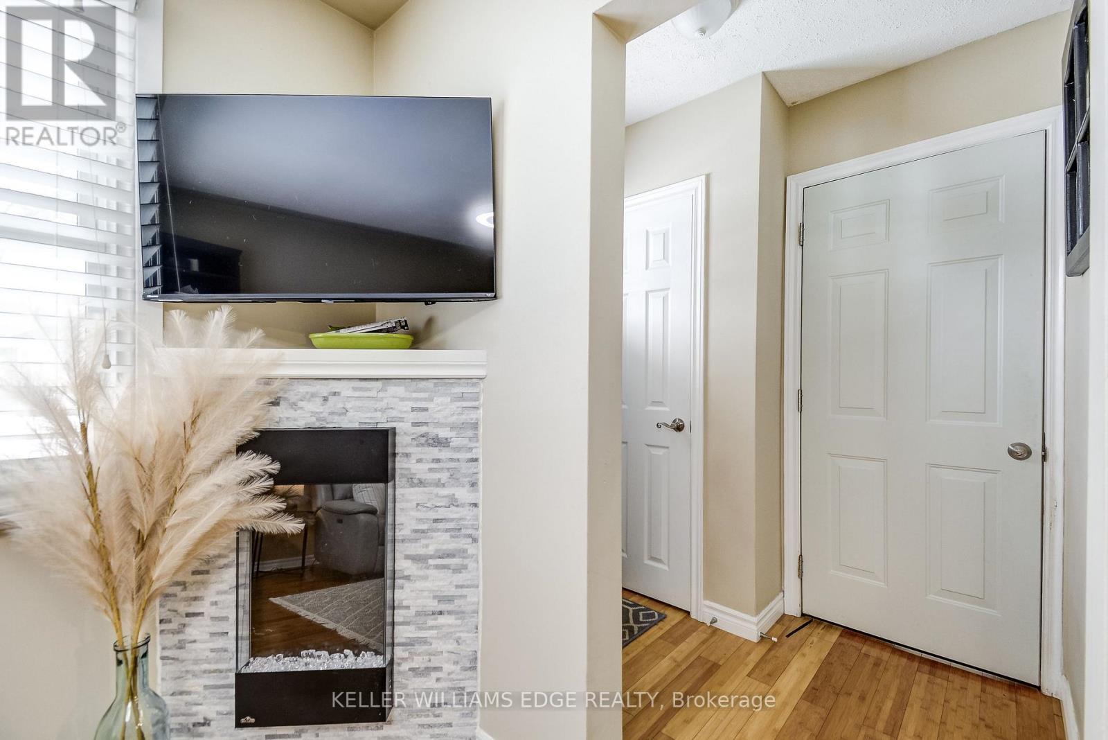 301 East 43rd Street, Hamilton, Ontario  L8T 3C6 - Photo 8 - X12828204