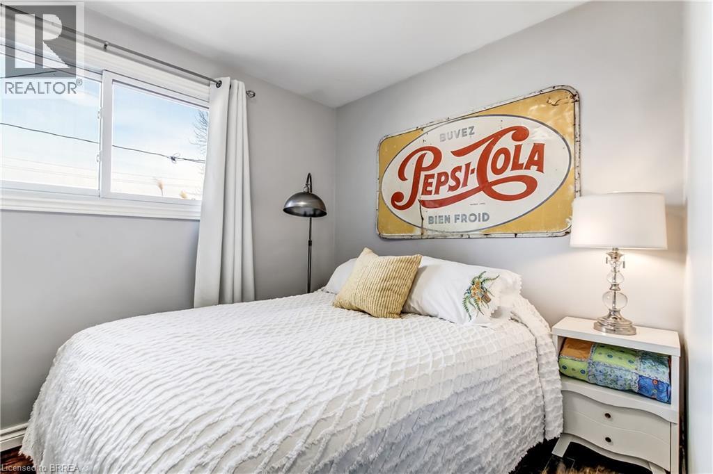 77 Doune Street, Strathroy, Ontario  N7G 1M1 - Photo 12 - 40807255