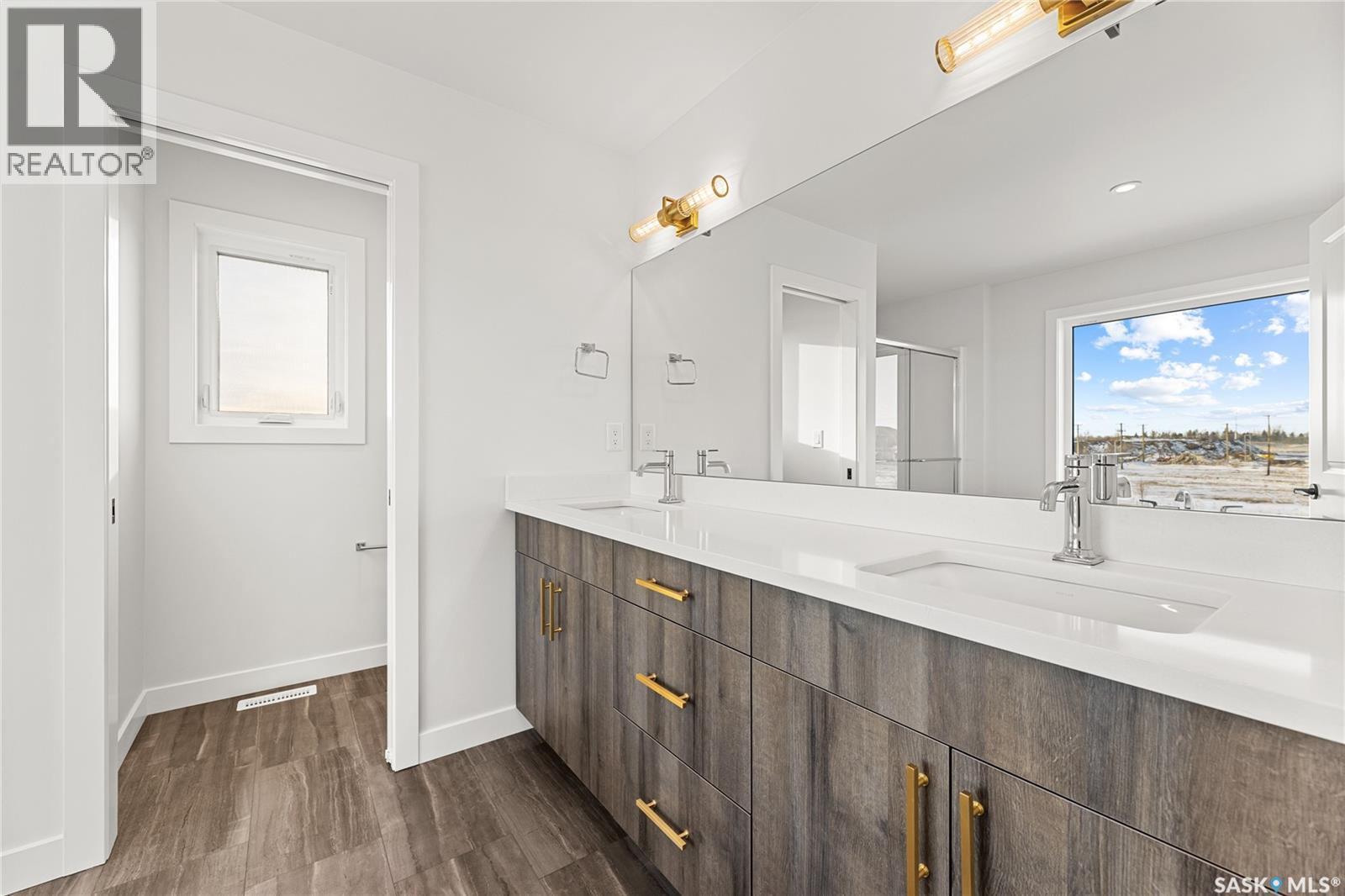 279 Nazarali Way, Saskatoon, Saskatchewan  S7V 1X6 - Photo 43 - SK029346