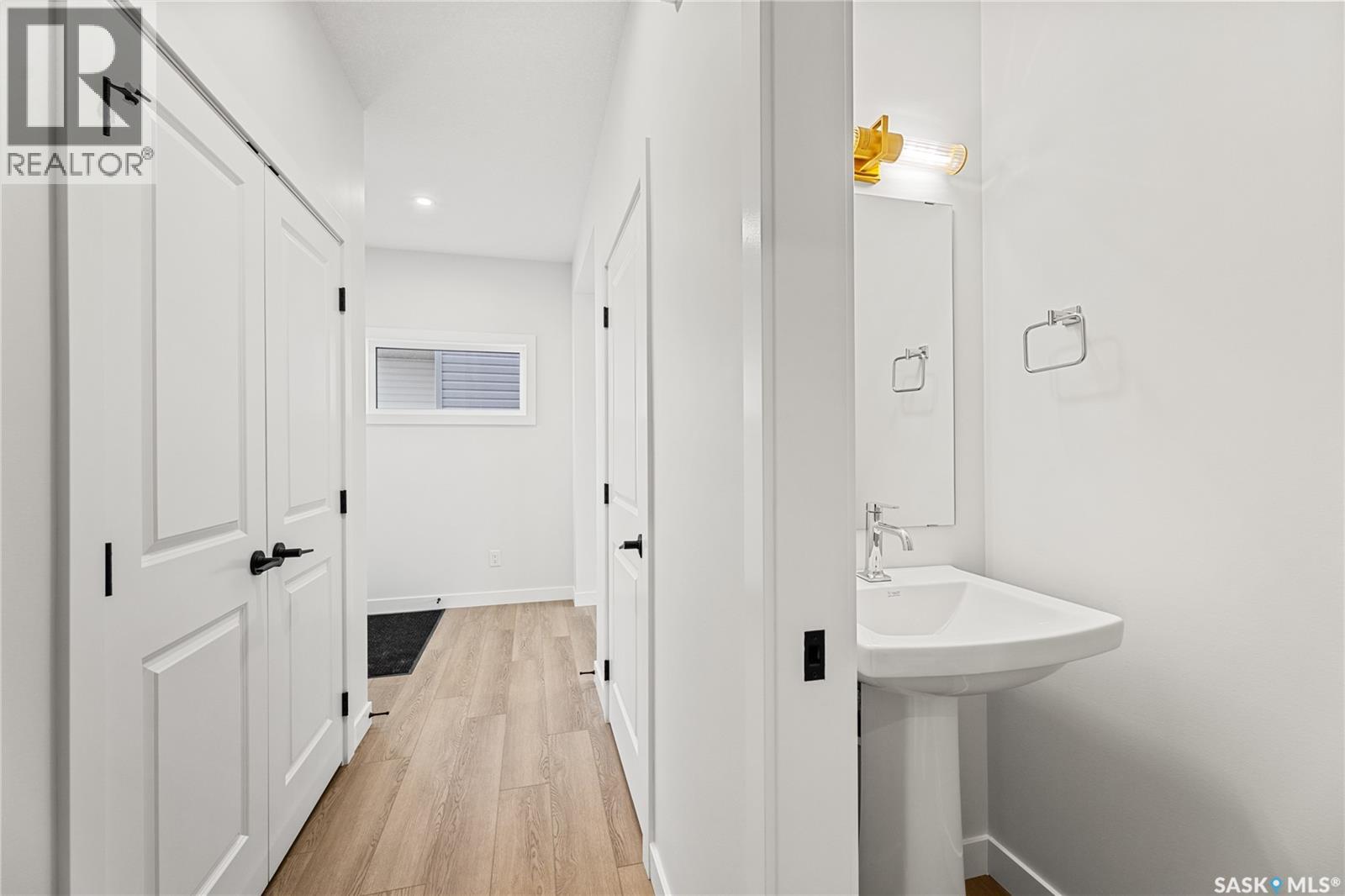 279 Nazarali Way, Saskatoon, Saskatchewan  S7V 1X6 - Photo 6 - SK029346