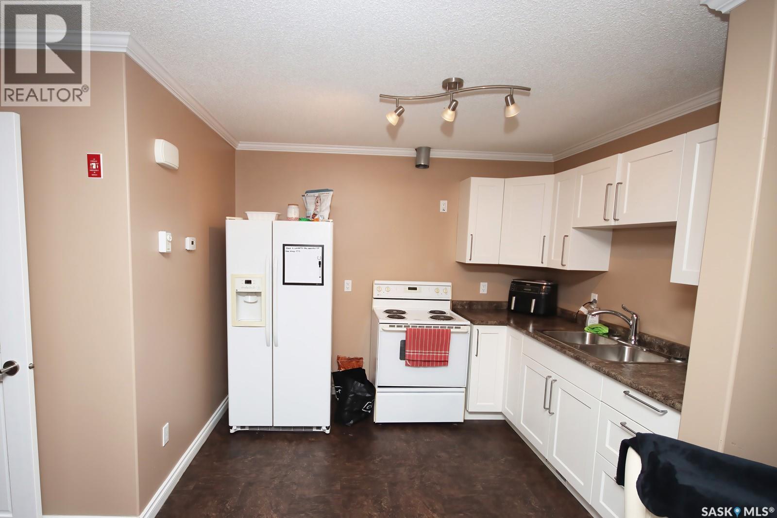 1805 3rd Street, Estevan, Saskatchewan  S4A 0T1 - Photo 40 - SK029338