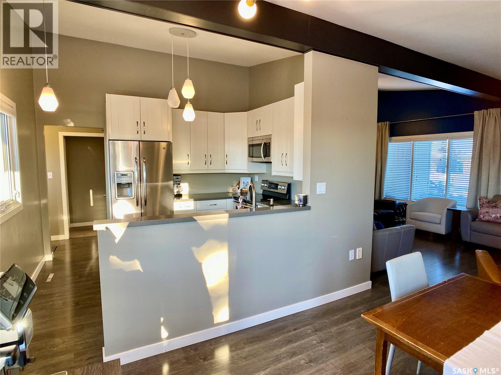 91 Moir Drive, Oxbow, Saskatchewan  S0C 2B0 - Photo 8 - SK029313