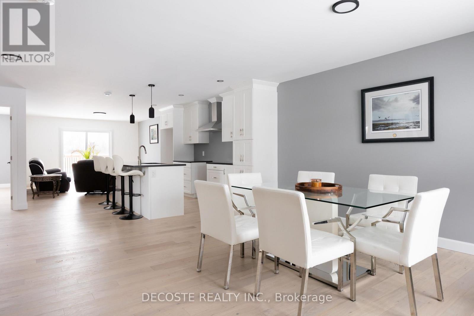 24 S Beech Street, South Glengarry, Ontario K0C 1N0 - Photo 5 - X12828338