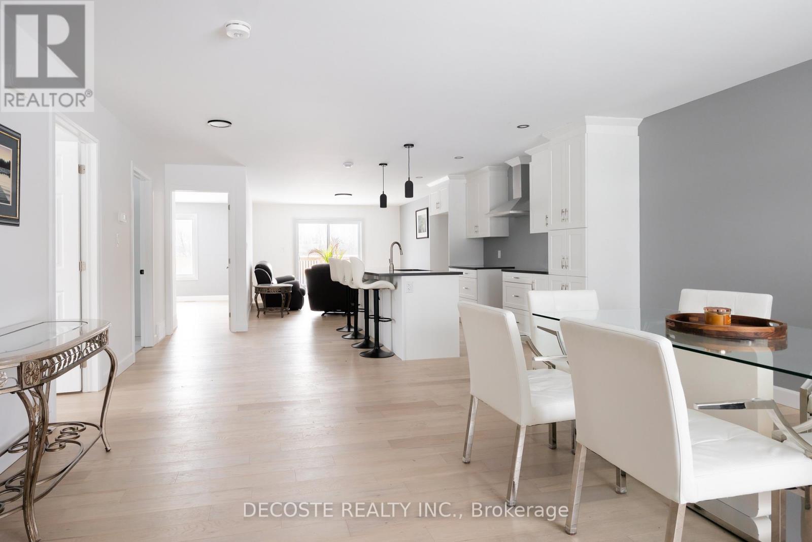 24 S Beech Street, South Glengarry, Ontario K0C 1N0 - Photo 6 - X12828338