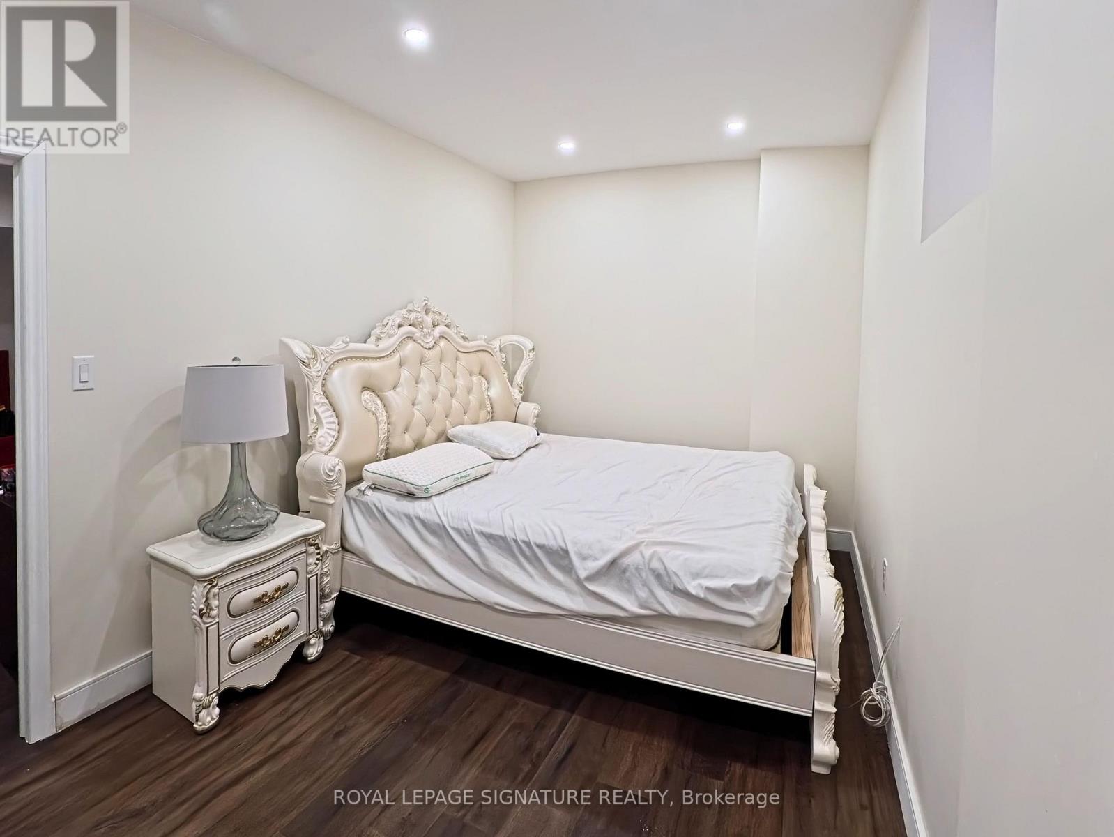 231 Hillsview Drive, Richmond Hill, Ontario  L4C 1T2 - Photo 11 - N12826356