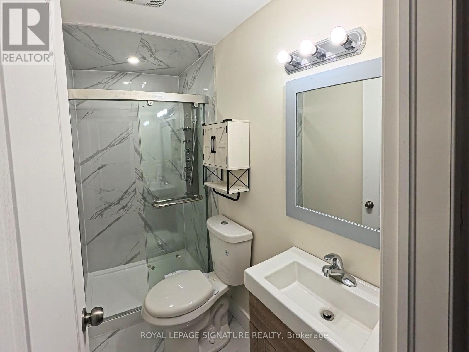 231 Hillsview Drive, Richmond Hill, Ontario  L4C 1T2 - Photo 7 - N12826356