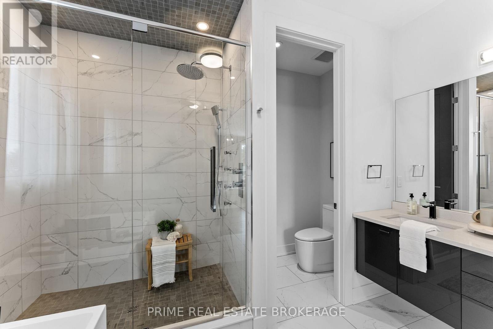 Photo 26 of 47 for 115 South Carriage Road