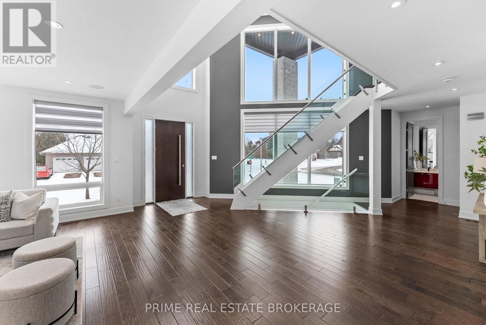 Photo 3 of 47 for 115 South Carriage Road