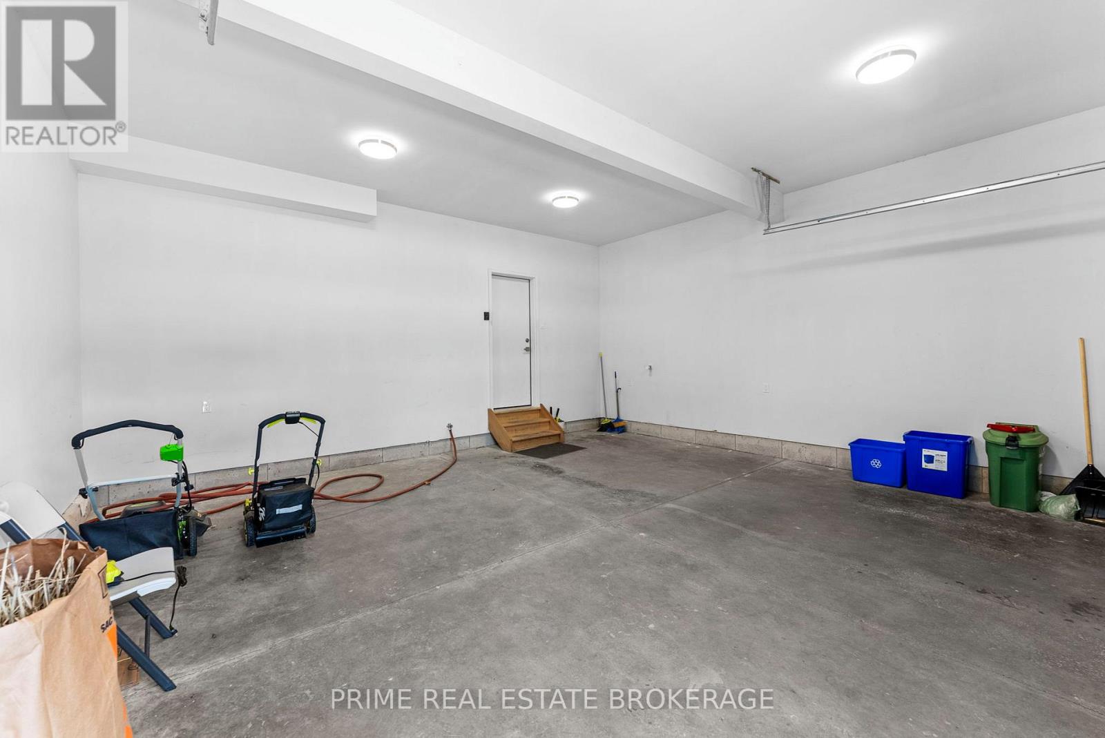 Photo 41 of 47 for 115 South Carriage Road