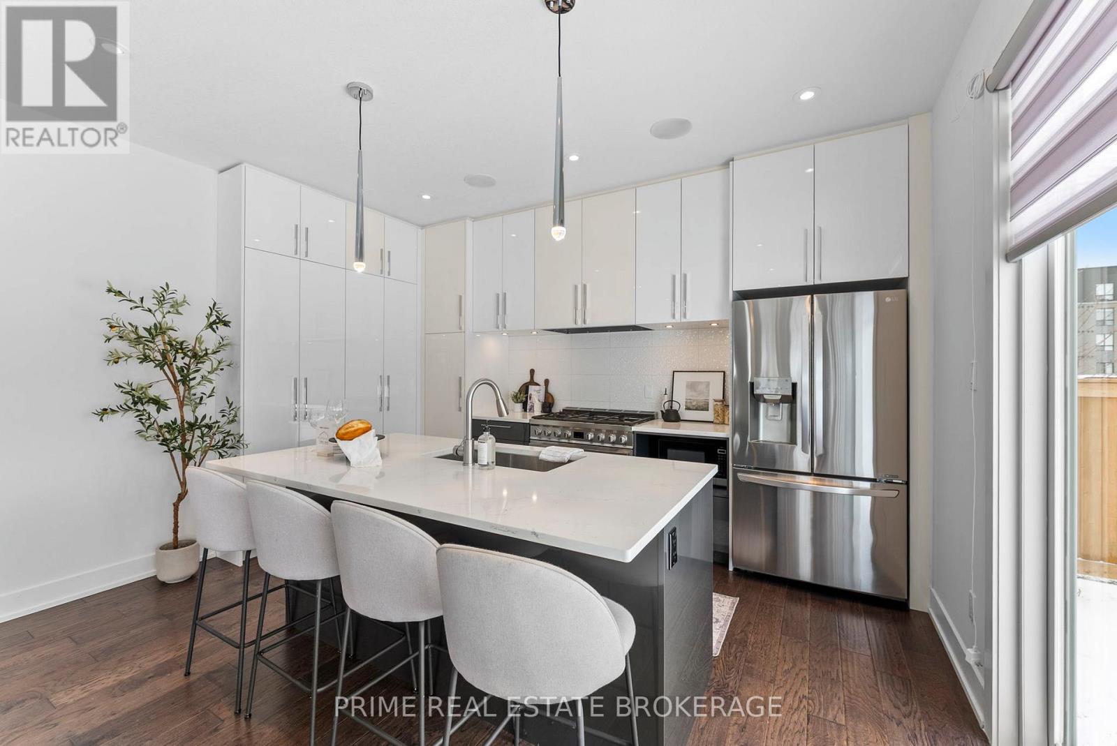 115 South Carriage Road, London North, Ontario  N6H 0C6 - Photo 10 - X12827836