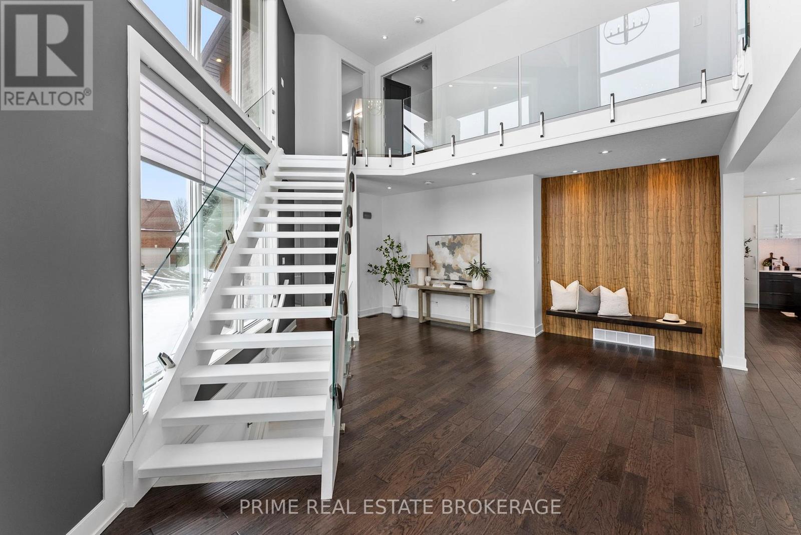 115 South Carriage Road, London North, Ontario  N6H 0C6 - Photo 4 - X12827836