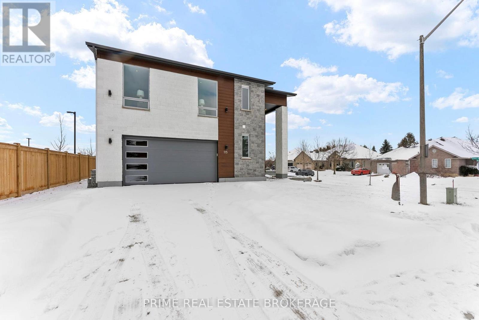 115 South Carriage Road, London North, Ontario  N6H 0C6 - Photo 44 - X12827836