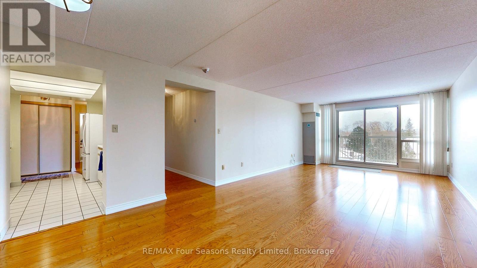 409 - 172 Eighth Street, Collingwood, Ontario  L9Y 4T2 - Photo 2 - S12828326