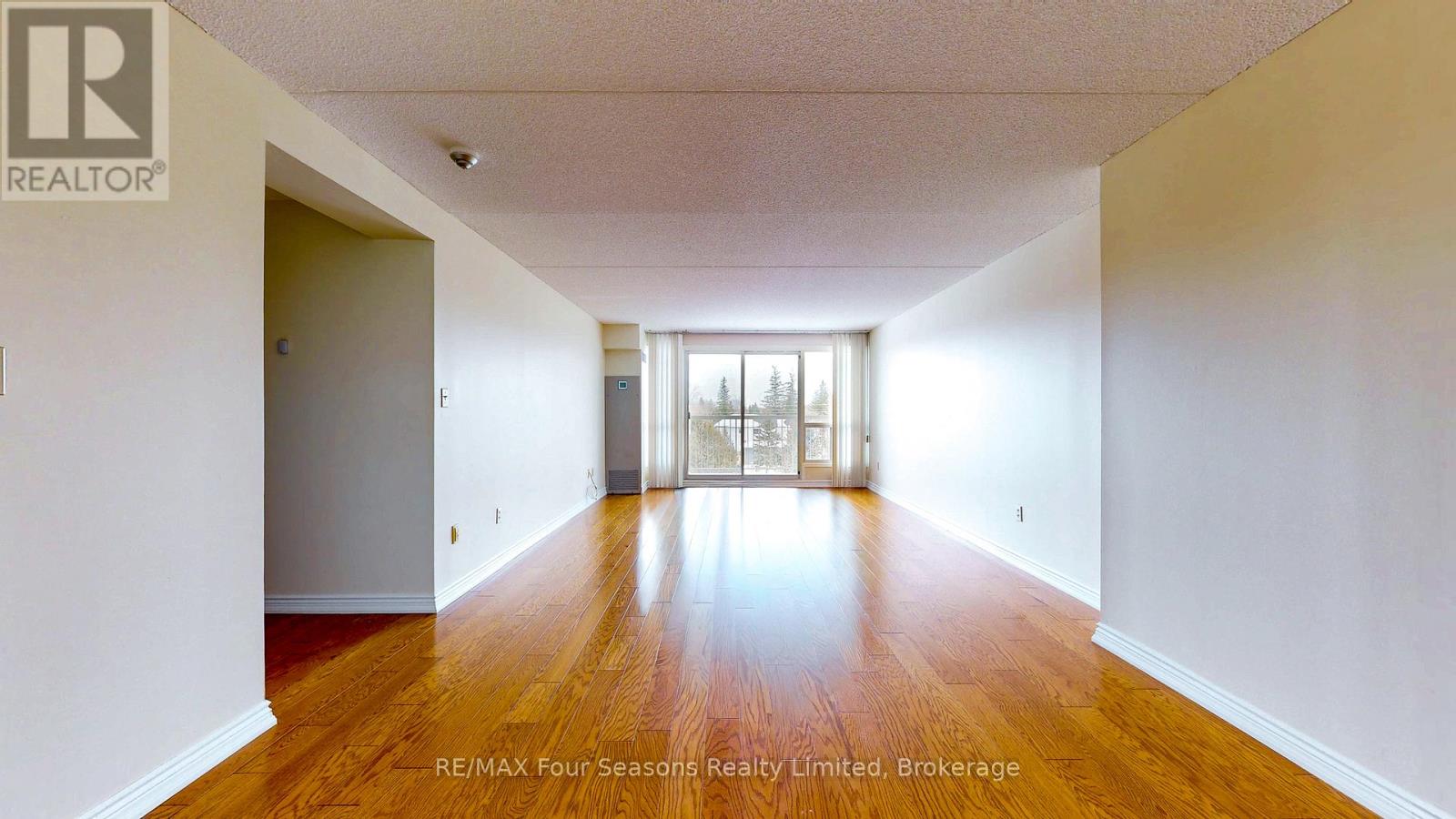 409 - 172 Eighth Street, Collingwood, Ontario  L9Y 4T2 - Photo 3 - S12828326