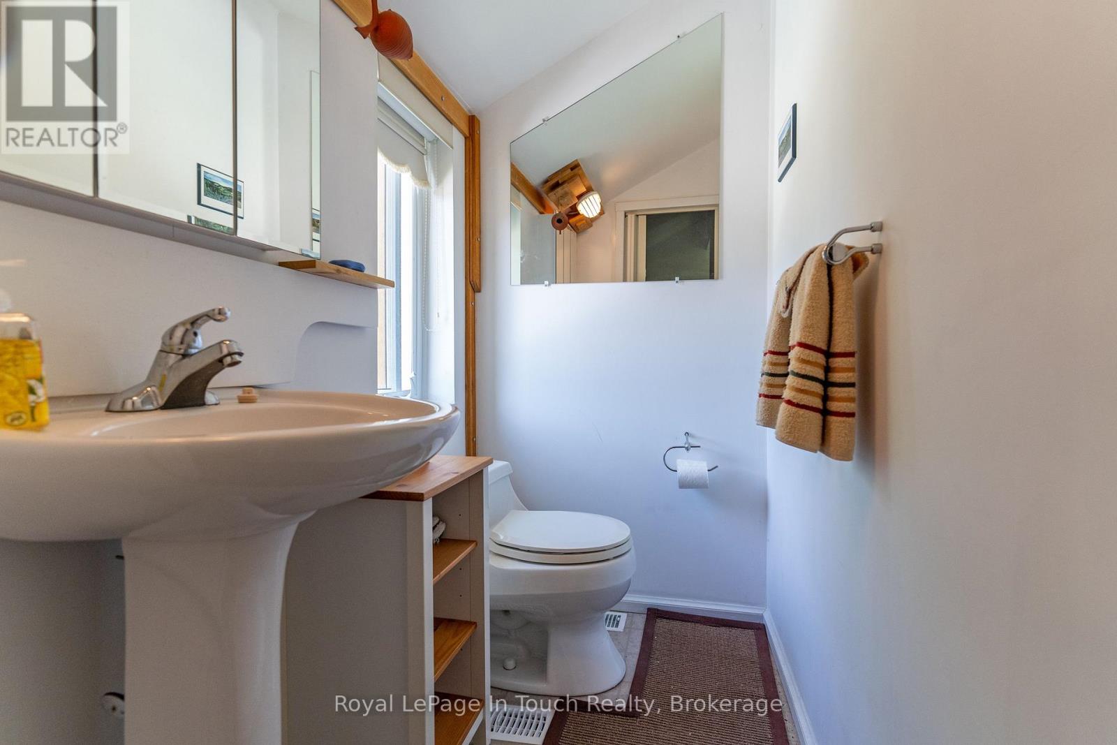 1878 Island 1040, Georgian Bay, Ontario  P0E 1E0 - Photo 31 - X12828292