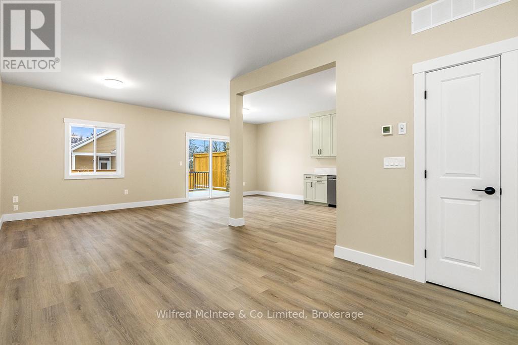 225 Saugeen Street, Saugeen Shores, Ontario  N0H 2L0 - Photo 9 - X12828372