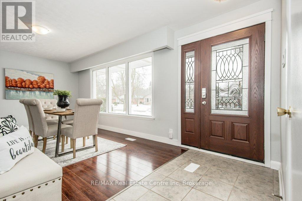 31 Sunnylea Crescent, Guelph (General Hospital), Ontario  N1E 1W3 - Photo 4 - X12828380