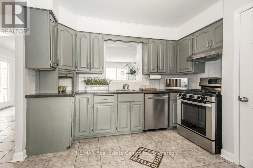 31 Sunnylea Crescent, Guelph (General Hospital), Ontario  N1E 1W3 - Photo 6 - X12828380