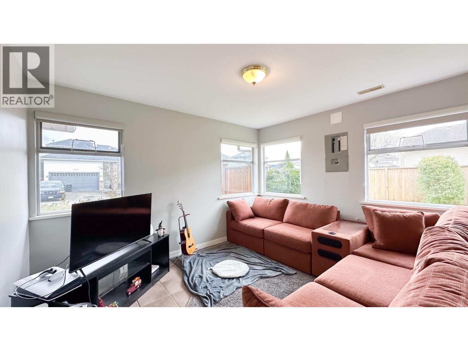 12055 Chestnut Crescent, Pitt Meadows, British Columbia  V3Y 2L6 - Photo 23 - R3092797