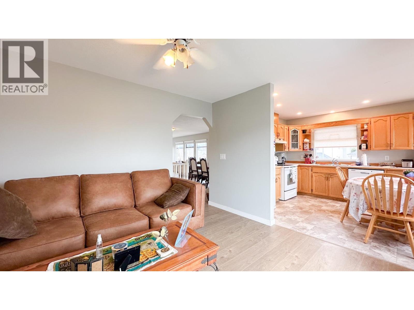 12055 Chestnut Crescent, Pitt Meadows, British Columbia  V3Y 2L6 - Photo 11 - R3092797