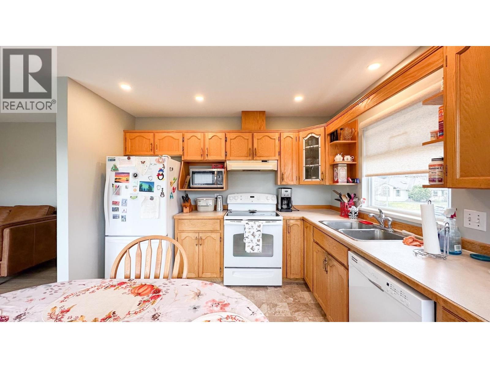 12055 Chestnut Crescent, Pitt Meadows, British Columbia  V3Y 2L6 - Photo 13 - R3092797