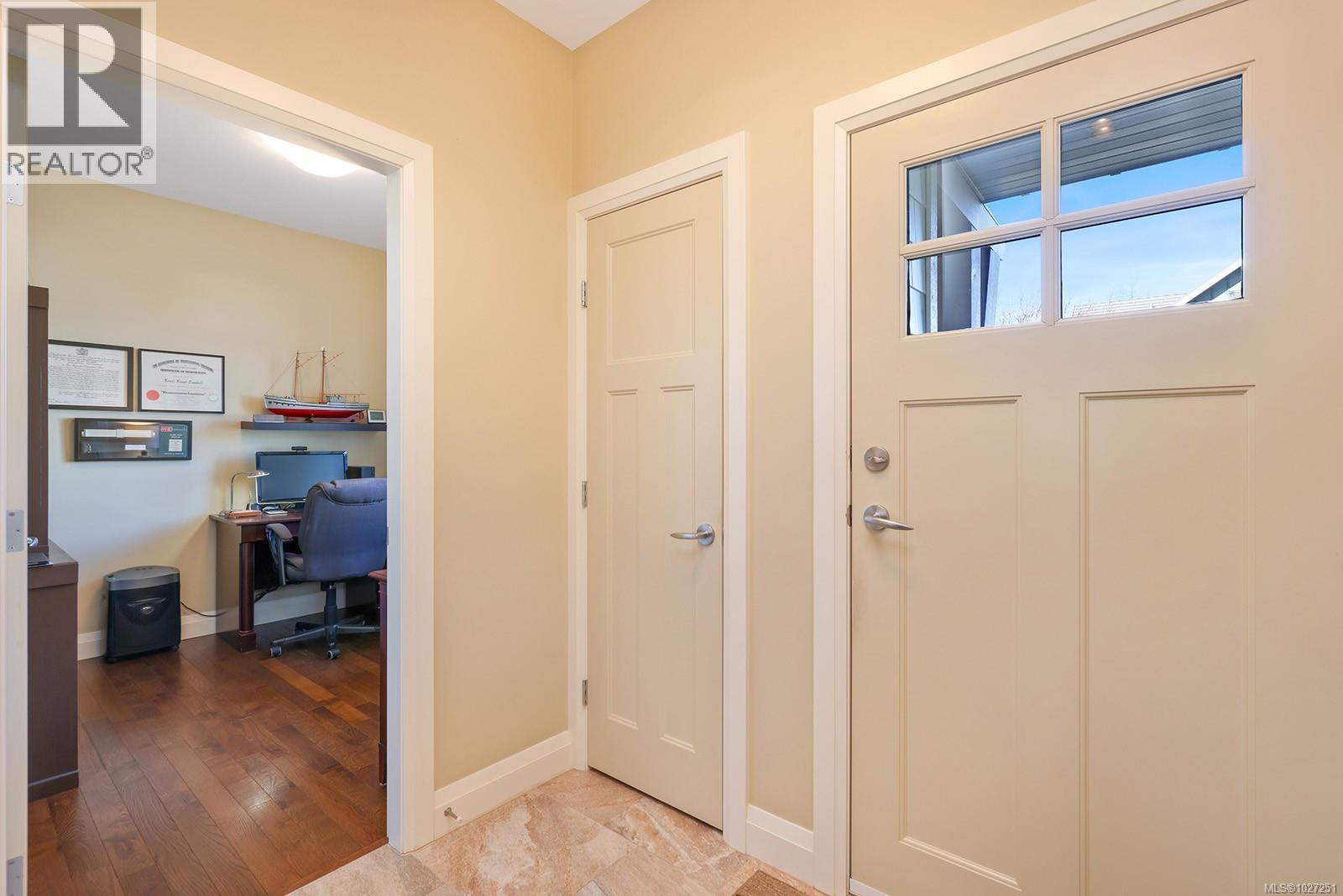 107 1055 Crown Isle Dr, Courtenay, British Columbia V9N 0A5 - Photo 7 - 1027251