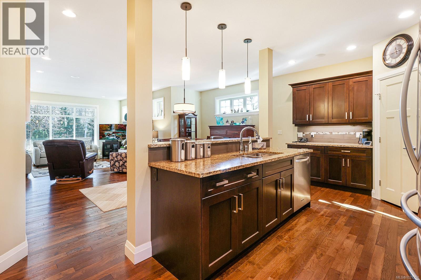 107 1055 Crown Isle Dr, Courtenay, British Columbia V9N 0A5 - Photo 19 - 1027251