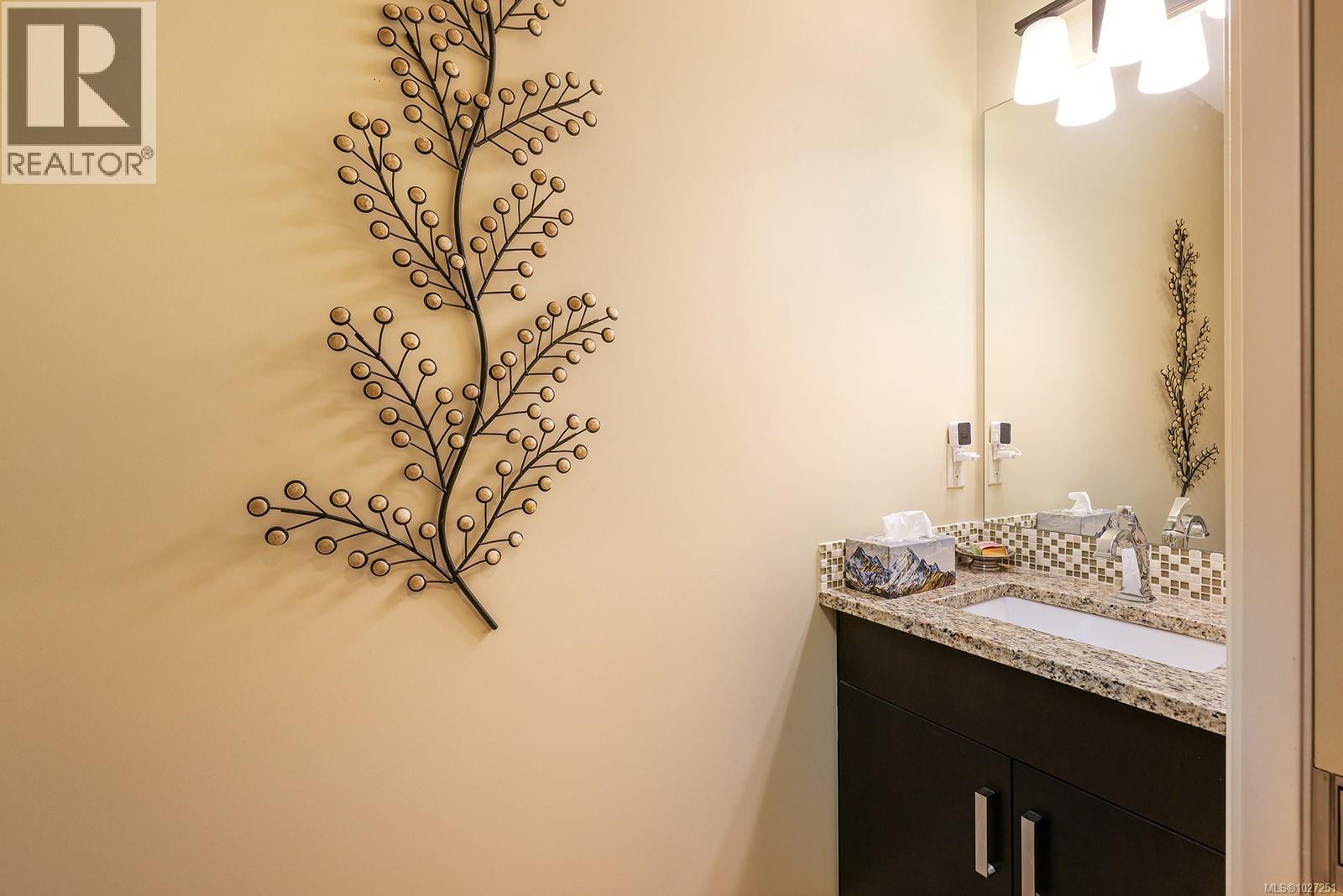 107 1055 Crown Isle Dr, Courtenay, British Columbia V9N 0A5 - Photo 29 - 1027251