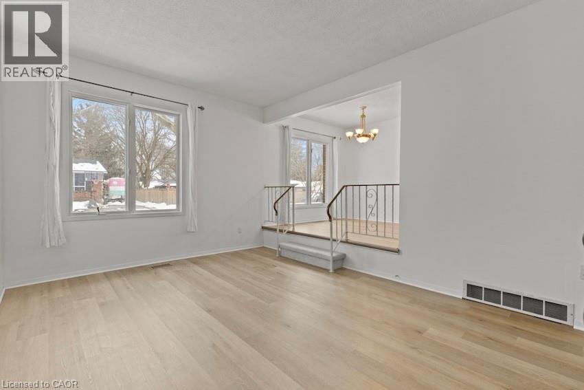 6176 Johnson Drive, Niagara Falls, Ontario  L2J 3J5 - Photo 8 - 40808115