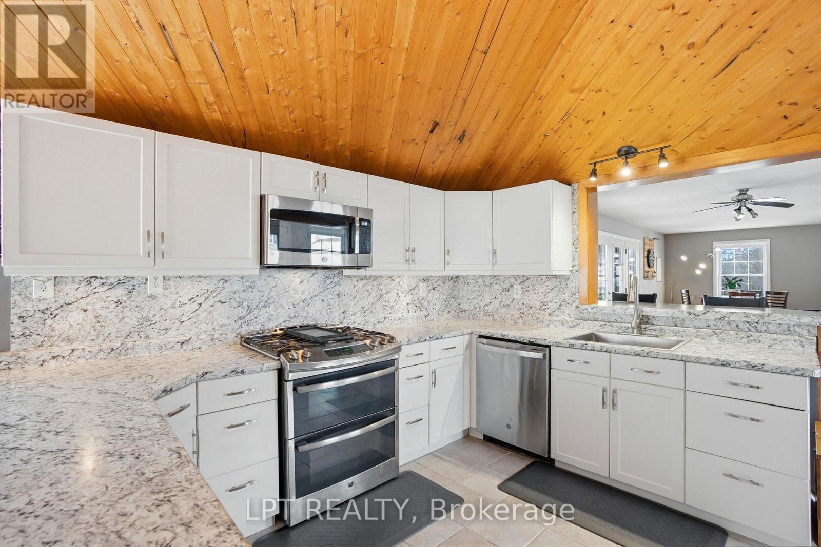 143 Main Street, South Huron, Ontario  N0M 1N0 - Photo 12 - X12828288