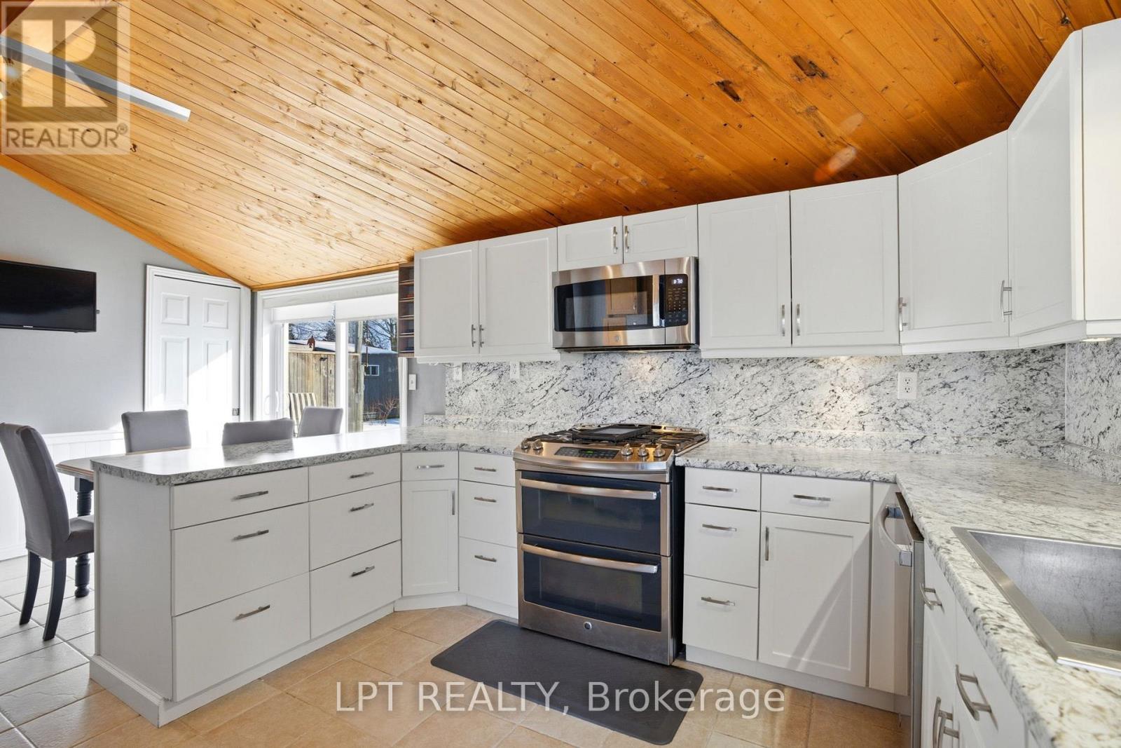 143 Main Street, South Huron, Ontario  N0M 1N0 - Photo 14 - X12828288