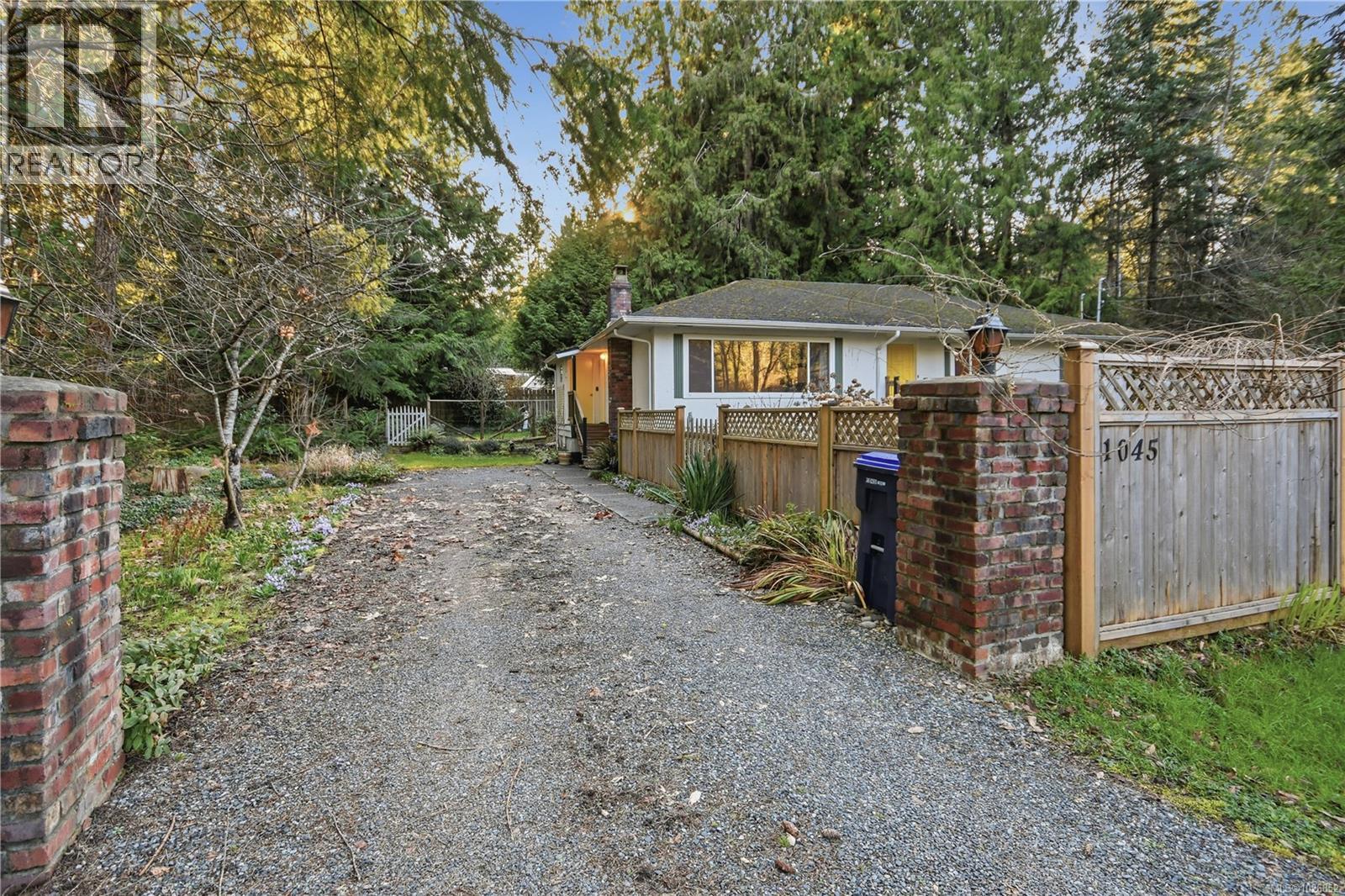 1045 Mcclay Way, Gabriola Island, British Columbia  V0R 1X3 - Photo 29 - 1026852