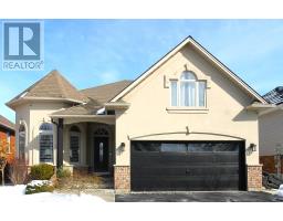 32 MACDONALD CRESCENT, Brantford, Ontario