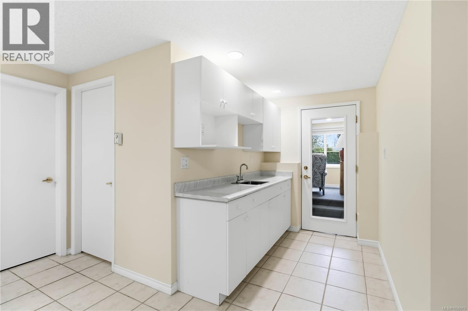 1141 Hadfield Ave, Esquimalt, British Columbia V9A 5N8 - Photo 17 - 1026913