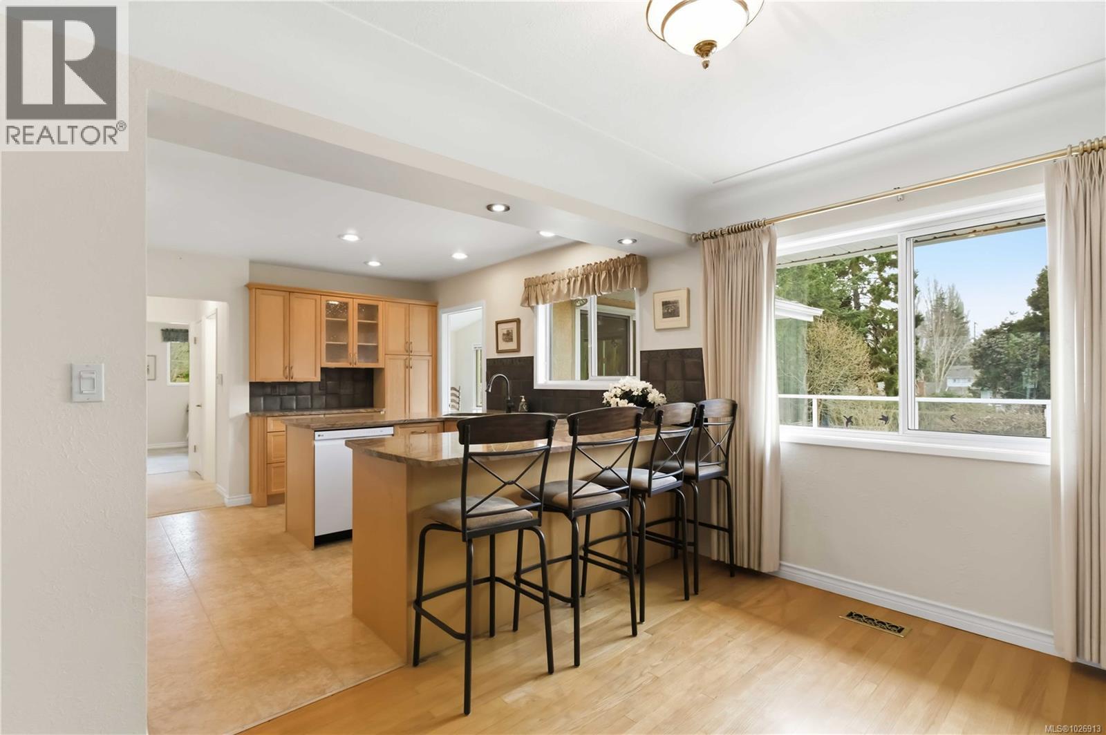 1141 Hadfield Ave, Esquimalt, British Columbia V9A 5N8 - Photo 34 - 1026913