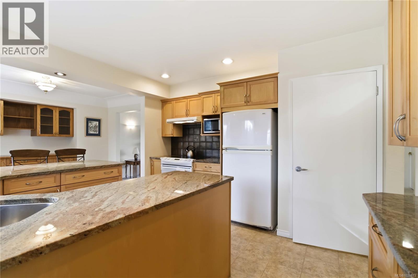 1141 Hadfield Ave, Esquimalt, British Columbia V9A 5N8 - Photo 39 - 1026913