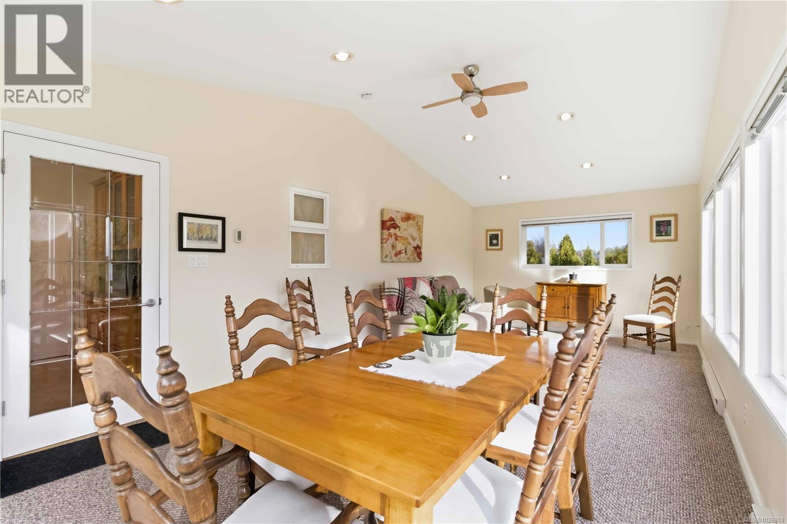 1141 Hadfield Ave, Esquimalt, British Columbia V9A 5N8 - Photo 9 - 1026913