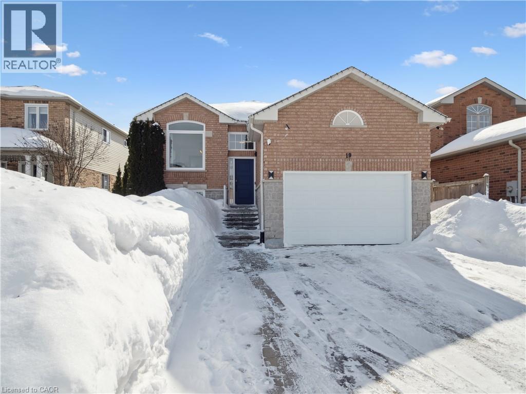 19 LESLIE Avenue, Barrie, Ontario