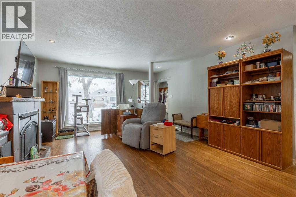 819 8 Street S, Lethbridge, Alberta  T1J 2K6 - Photo 8 - A2286989