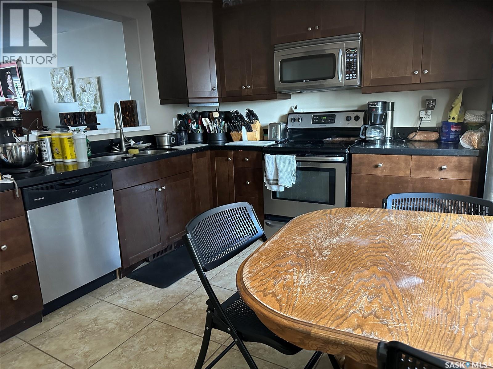 18 880 5th Street, Weyburn, Saskatchewan  S4H 1A4 - Photo 9 - SK027687